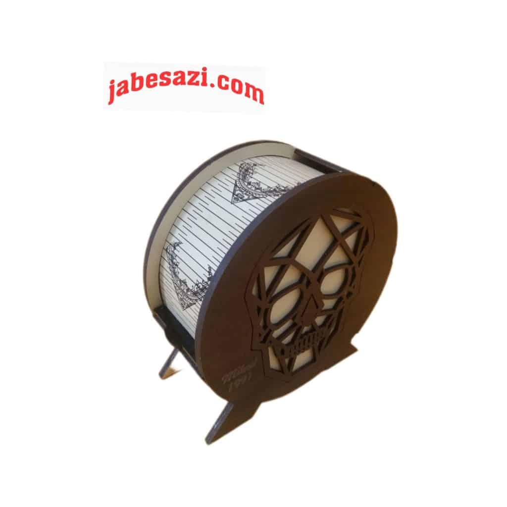 جعبه چوبی را می توان در اشکال مختلفی تولید کردو این یک نمونه از جعبه چوبی است که به صورت خاصی طراح شده و مورد استفاده مشتری قرار گرفته است